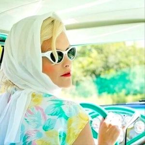 Meet your Posher, Yani